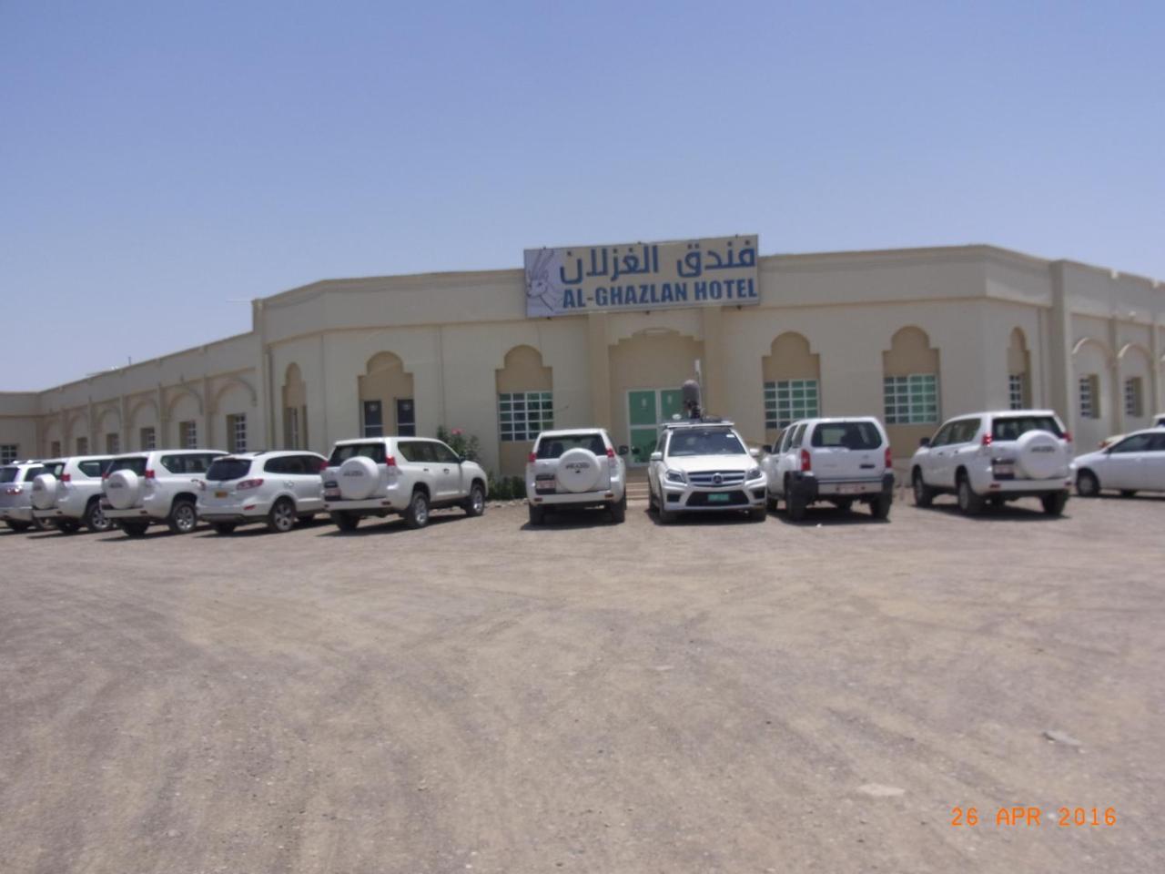 Al Ghazlan Hotel Sinaw Ruddah Luaran gambar