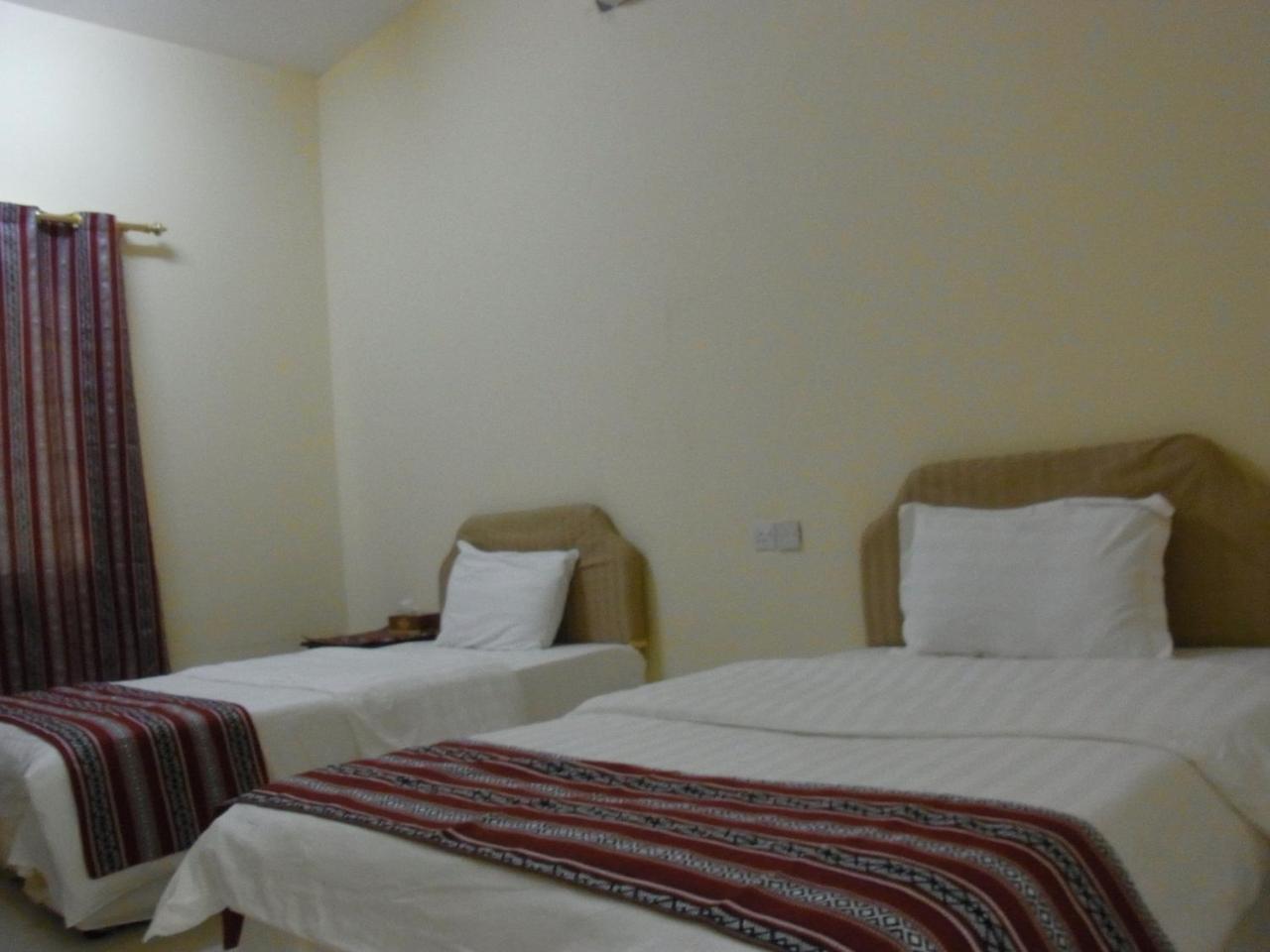 Al Ghazlan Hotel Sinaw Ruddah Luaran gambar